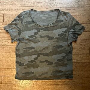 American Eagle Outfitters Camo Cropped Tee